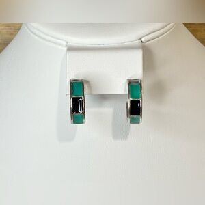 Avon blue and teal huggies hoop earrings J78